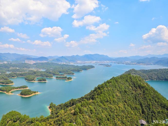 梅峰島是千島湖景區登高觀湖攬勝的最佳去處之一.