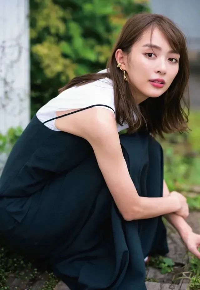 J家偶像主持直播节目中被曝光恋情 还为爱克服了对猫过敏 内田理央 北山宏光 恋情 杰尼斯事务所 周刊文春 Kis My Ft2