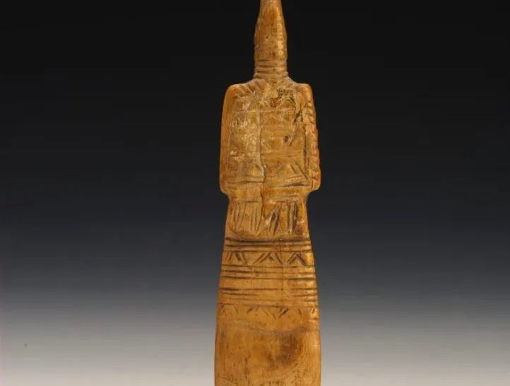 河姆渡遗址|富有艺术感的牙齿——河姆渡文化双鸟朝阳纹牙雕