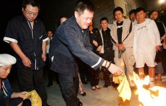 高秀敏|2003年，高秀敏被赵本山斥责后，撂狠话：我就这样，不用拉倒