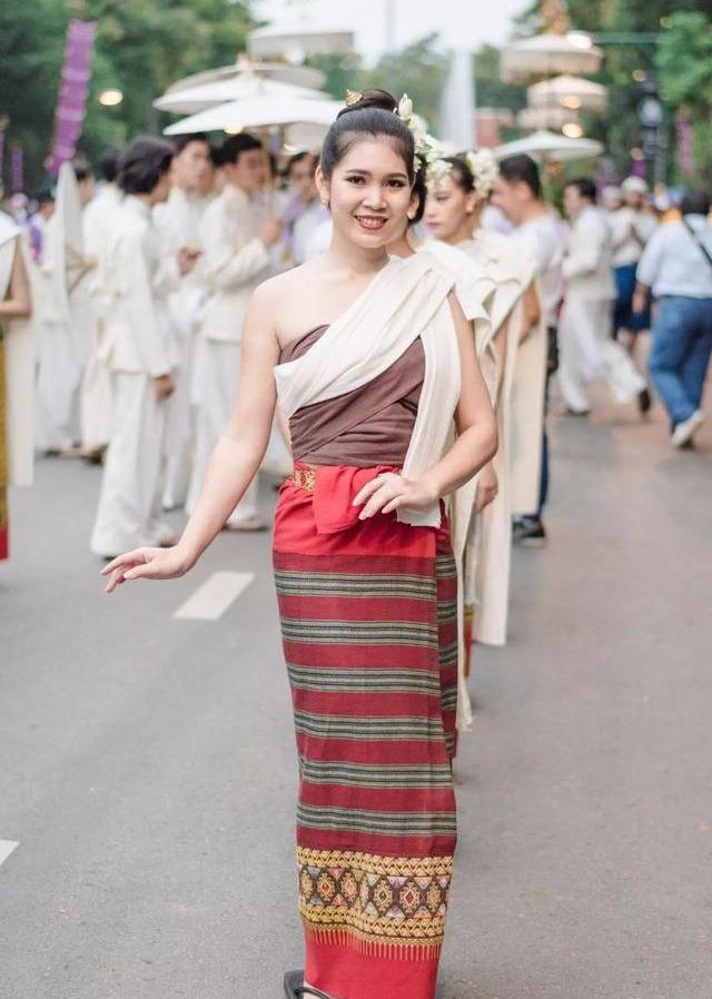 服装|民俗服装有多美？人类发展历史上的各民族服装，有什么智慧体现