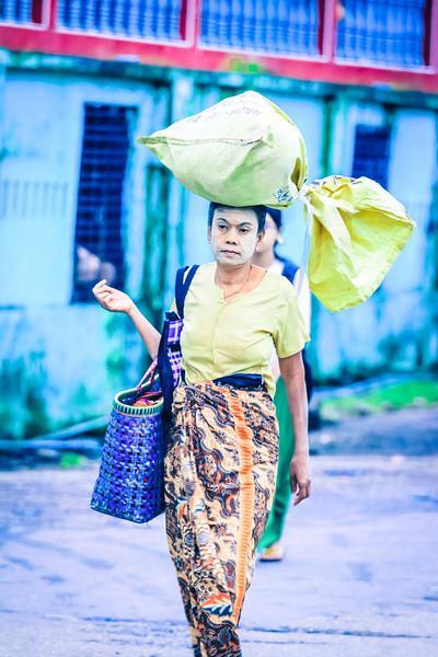 服装|民俗服装有多美？人类发展历史上的各民族服装，有什么智慧体现