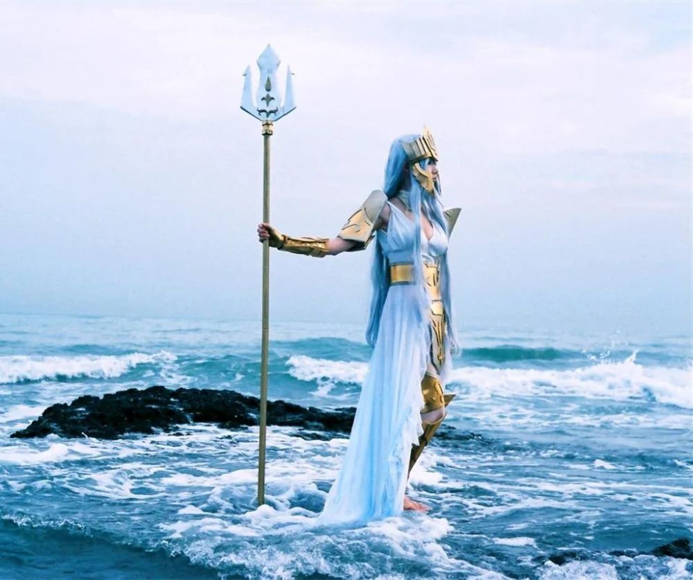 圣斗士粉丝这才是冥王神话lc里的女性海皇瑟拉菲娜