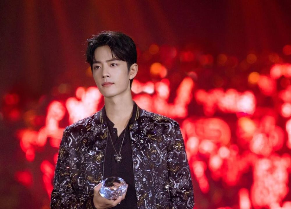 肖战|两月一更动态刷爆全网，七夕代言品牌不够卖，肖战不愧是顶流体质