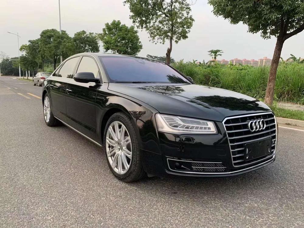 2017款奥迪a8外观经典霸气成功人士首选二手售价29万