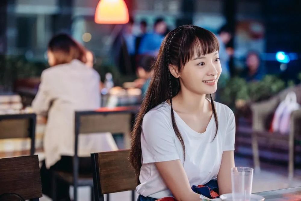 孙铱|她是什么来头，抢戏、加戏一个不落，还跟好多男演员不清不楚