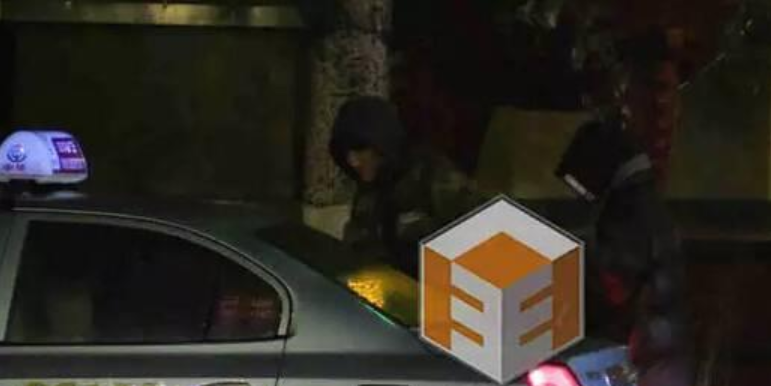 孙铱|她是什么来头，抢戏、加戏一个不落，还跟好多男演员不清不楚