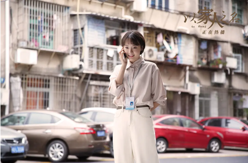 孙铱|她是什么来头，抢戏、加戏一个不落，还跟好多男演员不清不楚