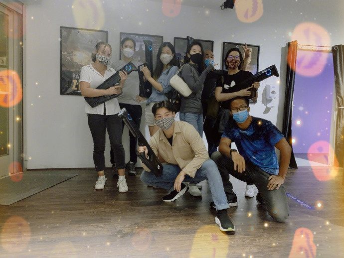 刘亦菲|刘亦菲连过两天生日，晒国外庆生照，现场嗨到飞起一脚实力抢镜