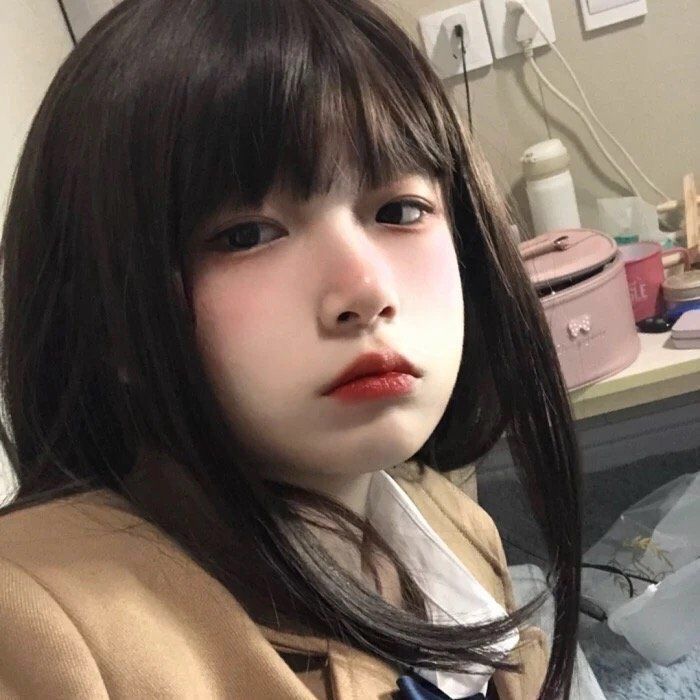 女孩子头像女生素颜好看还是化妆好看