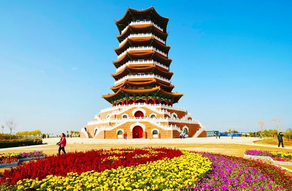 固原市是古丝路东段,北之道的军事要地,可谓宁夏的南大门,是纵贯陕甘