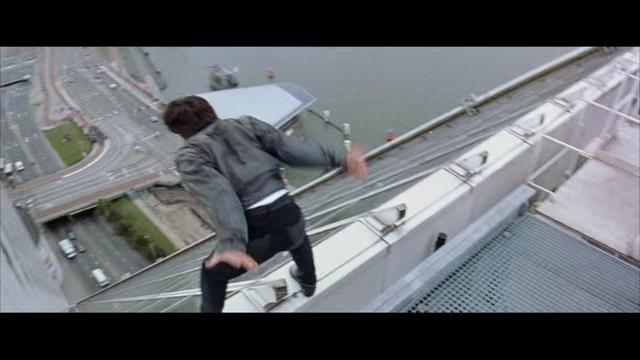 成龙|成龙悼念陈木胜遗憾此生无缘再合作，两人作品曾被保险公司拉入黑名单