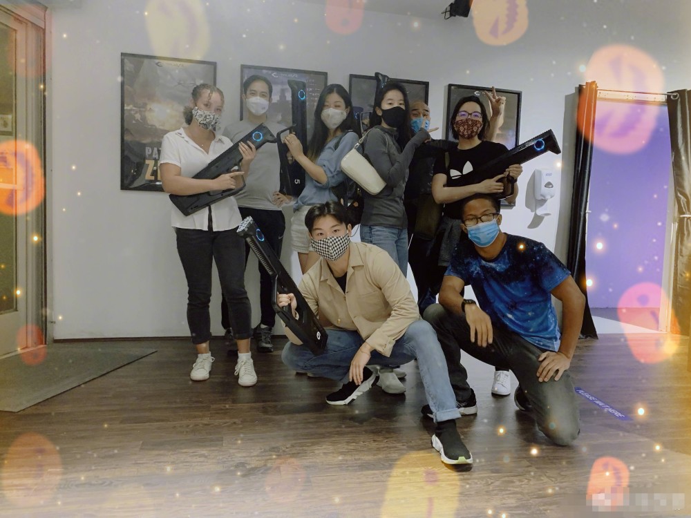 刘亦菲|刘亦菲33岁生日过两次，发文称自己赚到了，蛋糕上花木兰海报太有创意