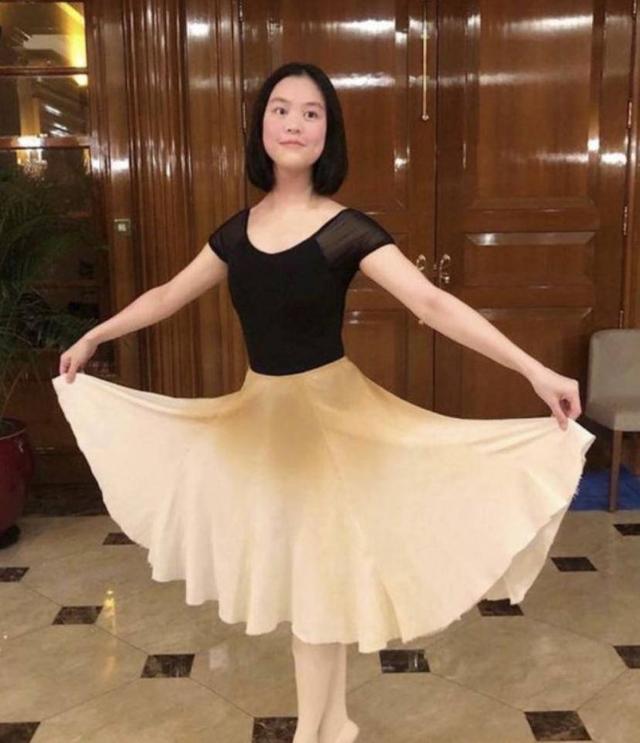 刘銮雄|刘銮雄女儿家中练舞，曝光豪宅，曾获父亲赠送2.5亿钻石