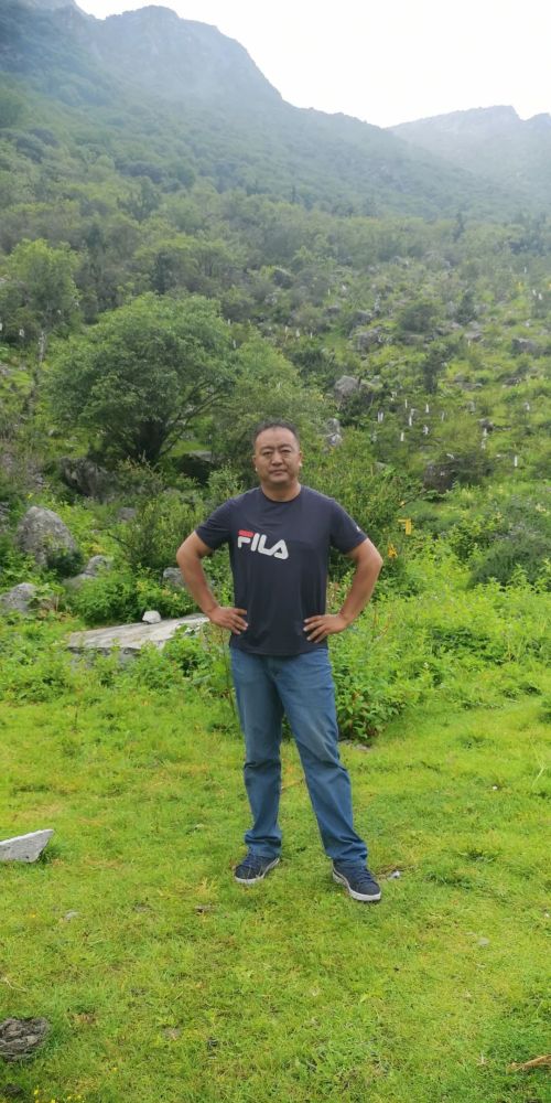 2020中国作家作品选|《2020中国作家作品选》 索朗旺久：静谧