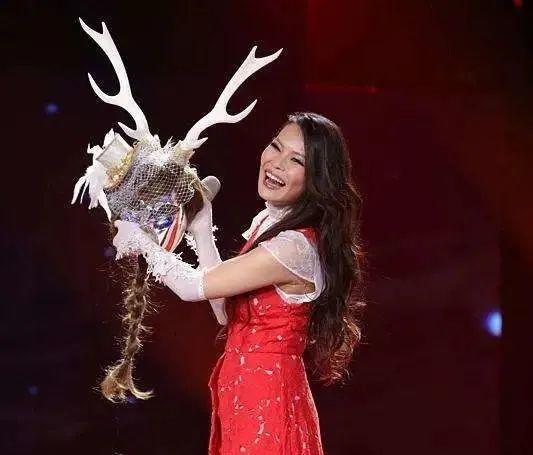 李佳薇|歌手转行中介不务正业？何不食肉糜！
