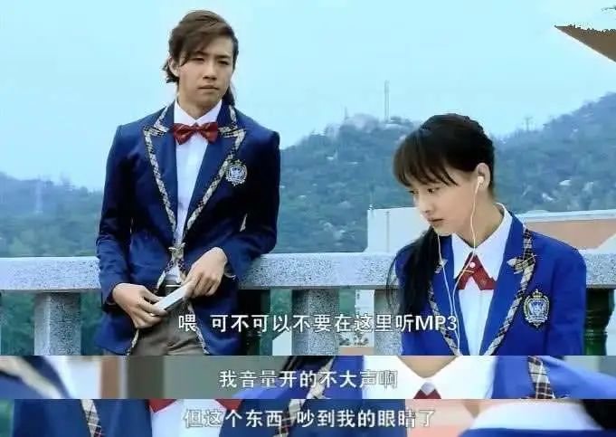 李佳薇|歌手转行中介不务正业？何不食肉糜！