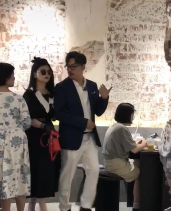 王岳伦|李湘王岳伦录节目群聊曝光，以甜蜜夫妻自居，还自言幸福肥
