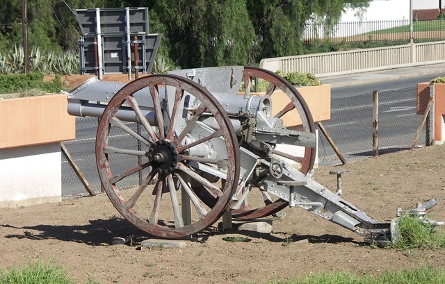 blc 15磅炮在一战前,英军将blc 15磅炮广泛配备给各地的殖民地部队