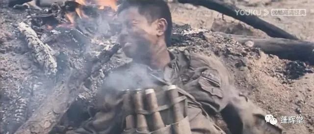 八佰|《八佰》导演好好学学《血战台儿庄》，和鬼子同归于尽该怎么拍？
