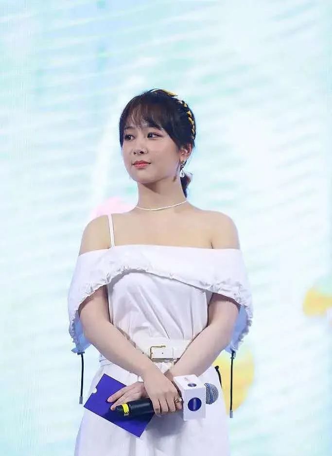 杨紫|她到底是时尚绝缘体，还是被造型师坑了……