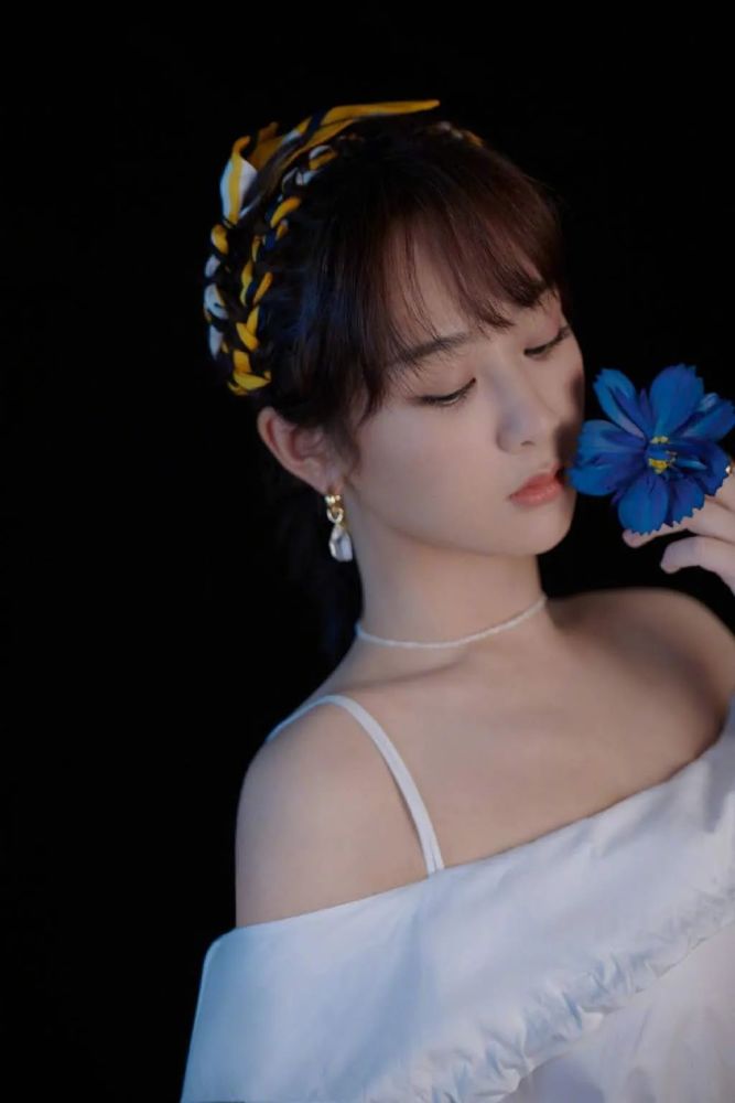 杨紫|她到底是时尚绝缘体，还是被造型师坑了……