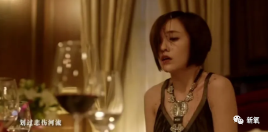 杨幂|从土甜女孩do成棱角冷艳女王脸，杨幂见了她都认怂，凭什么？