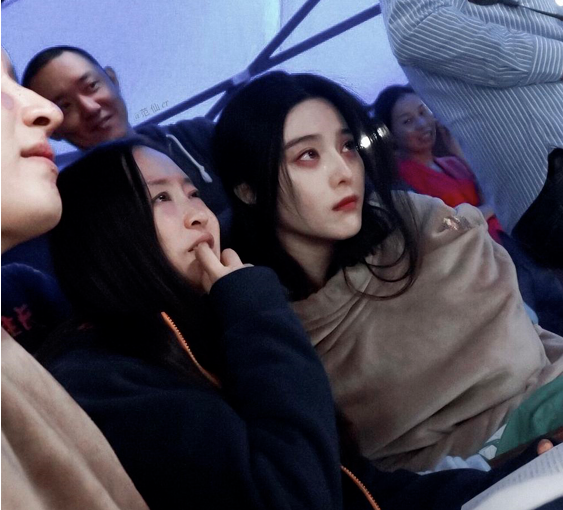 范冰冰|刚从金主那拿到大饼的范冰冰，竟然因旧爱被吴秀波告了…