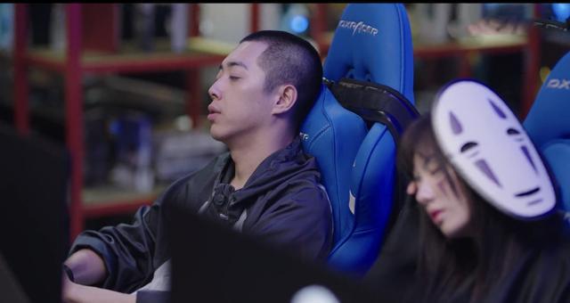 穿越火线|《穿越火线》最烧钱的角色，20套衣服不重样，你都认识吗？