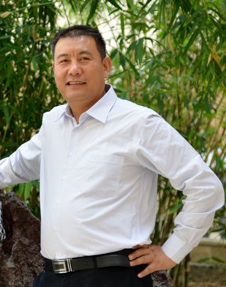 王新军驰骋在自己的文学原野上