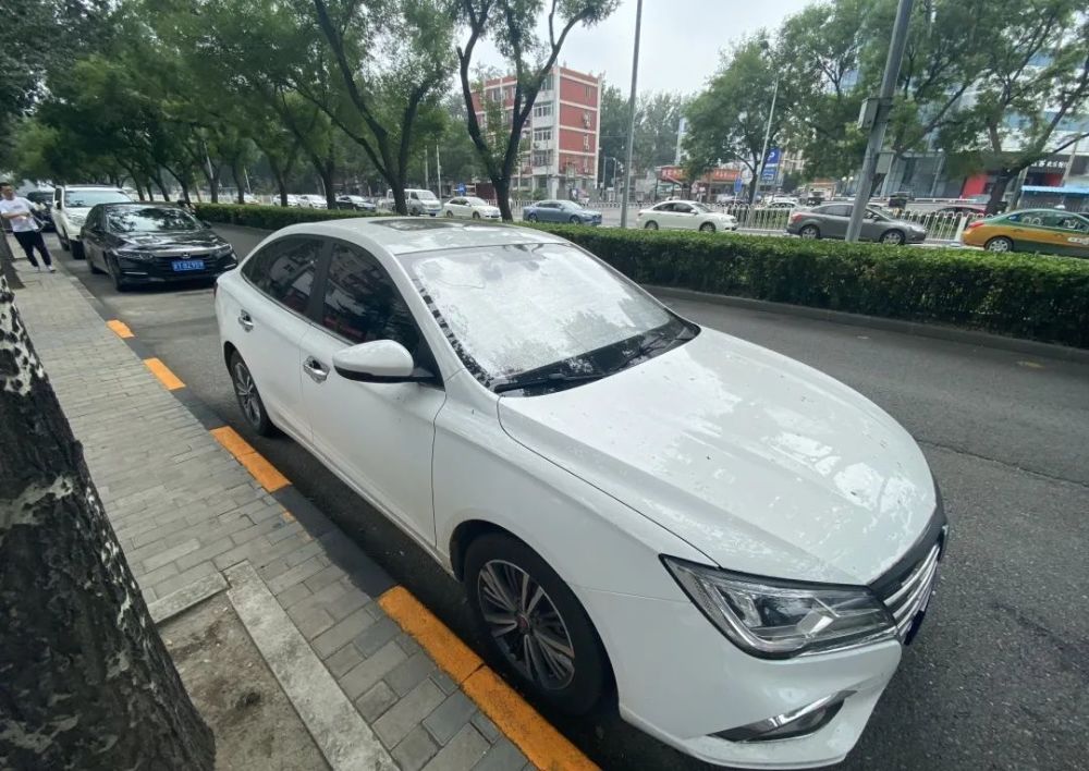 公厕|超时停车、车位被占……公厕限时停车区如何更方便？