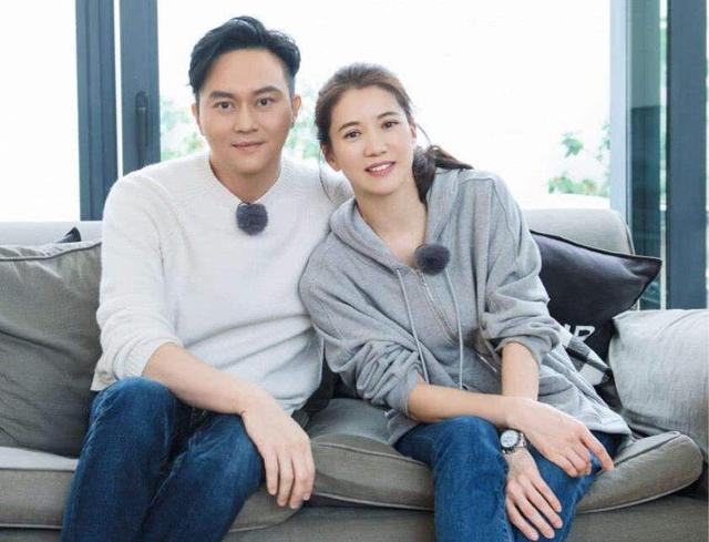 张智霖|张智霖贴心陪老婆名店买包，港媒曝袁咏仪包包总价超2000万