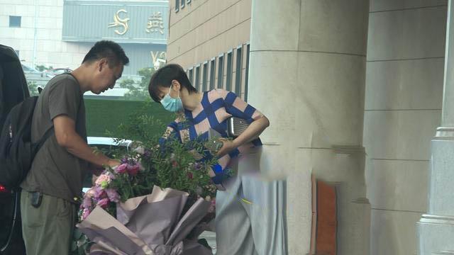 宋丹丹|宋丹丹生日宴第二波！众星云集场面热闹，冯小刚夫妇送豪礼