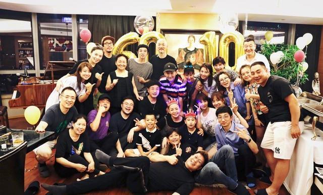 宋丹丹|宋丹丹生日宴第二波！众星云集场面热闹，冯小刚夫妇送豪礼