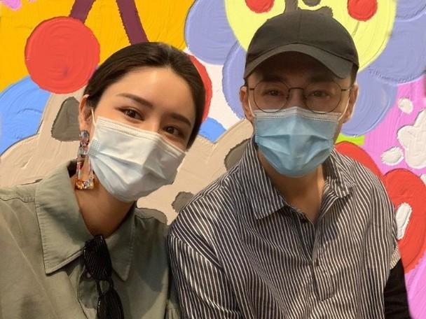 林峯|林峯携娇妻逛街，网友偶遇并晒照，爆料张馨月孕肚隆起即将临盆