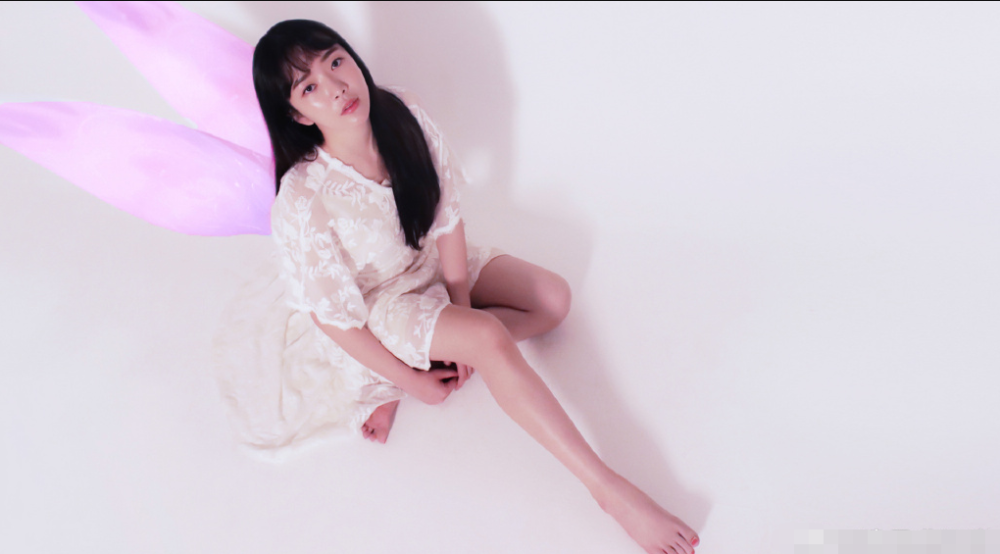 韩国女星裴涩琪晒婚纱照宣布结婚,曾出演《小苹果》mv女主