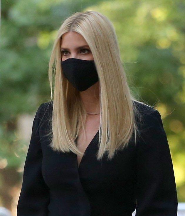 伊万卡上班造型太闷一身黑唯独发色显艳七分袖盖不住手臂