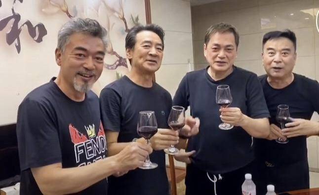 汤镇宗|63岁汤镇宗近况曝光，昔日男神变化大，头发泛白法令纹明显