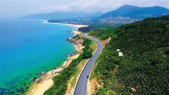 来万宁最美的公路和山海牵手