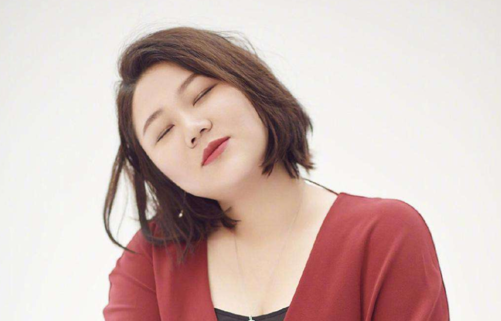 杨天真|杨天真反对所有艺人公开恋情，她有资格干涉艺人恋爱自由？
