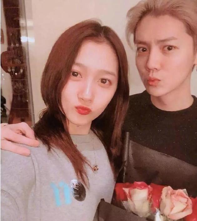 鹿晗|关晓彤鹿晗公开恋情，杨天真坚决反对，但最后还是尊重艺人选择