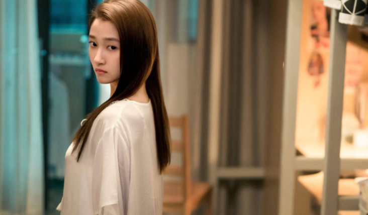 鹿晗|关晓彤鹿晗公开恋情，杨天真坚决反对，但最后还是尊重艺人选择