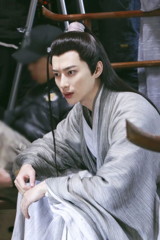 韩承羽|专访 《琉璃》韩承羽：安安静静向上，不慌不忙成长