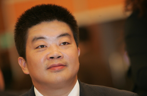 王健林的父亲王义全是原四川省林业学校革委会副主任,副校长,他妻子林