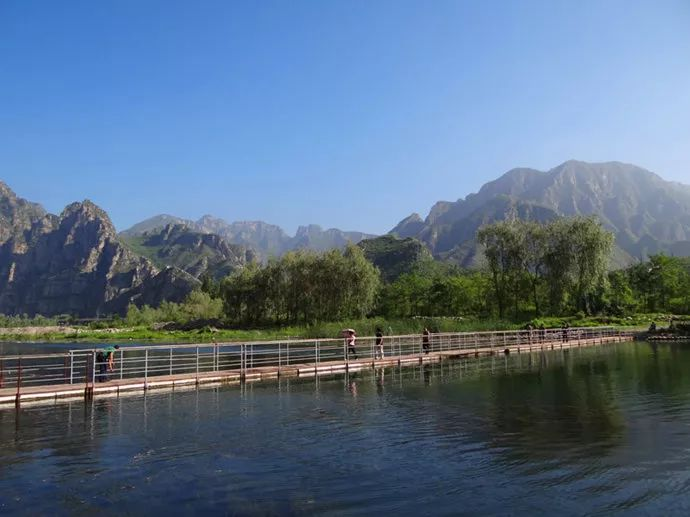 景区|北京又一景区走红，依山傍水景色北方“罕见”，距市区2小时车程