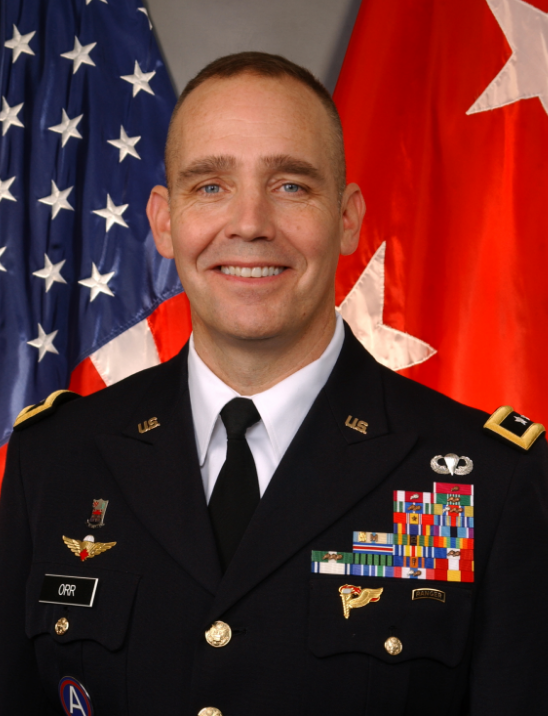 美国陆军国民警卫队少将蒂姆·劳森在国防工业协会的太空作战工业论坛