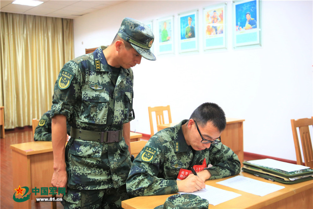 自动步枪对隐显目标射击,救护组合……近日,武警浙江总队舟山支队群众