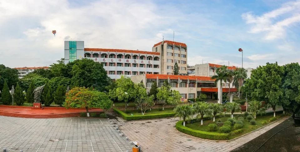 学院,集美师范,集美财政,厦门水产学院,福建体育学院合并组建集美大学