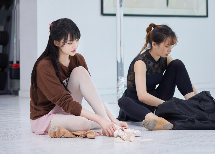 郑爽|郑爽被骂没有职业道德，网友质疑精神有问题！