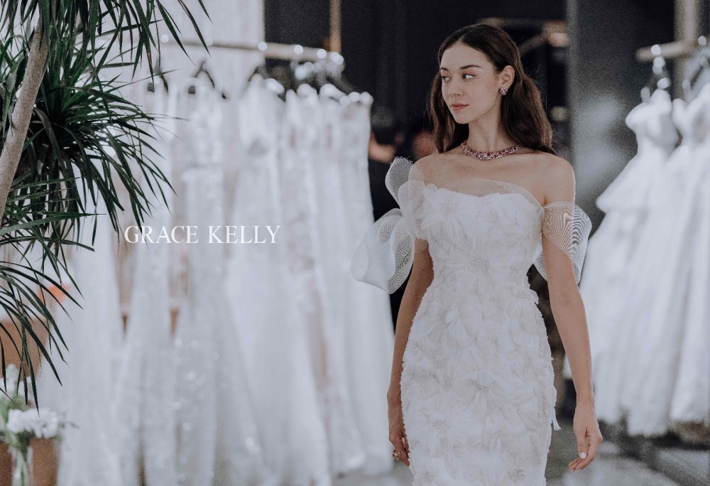grace kelly品牌创立于 2009年,为嘉豪时尚集团旗下汇集全球奢华婚纱